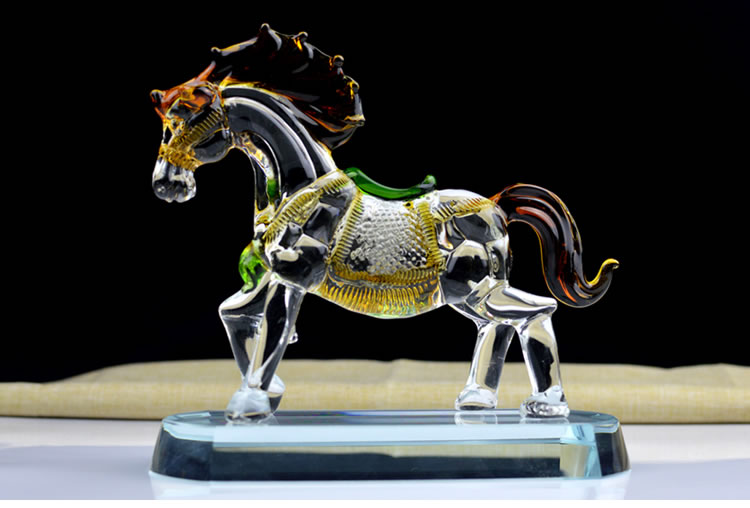 彩色鞍马-水晶马-马到成功-一马当先-走马上任