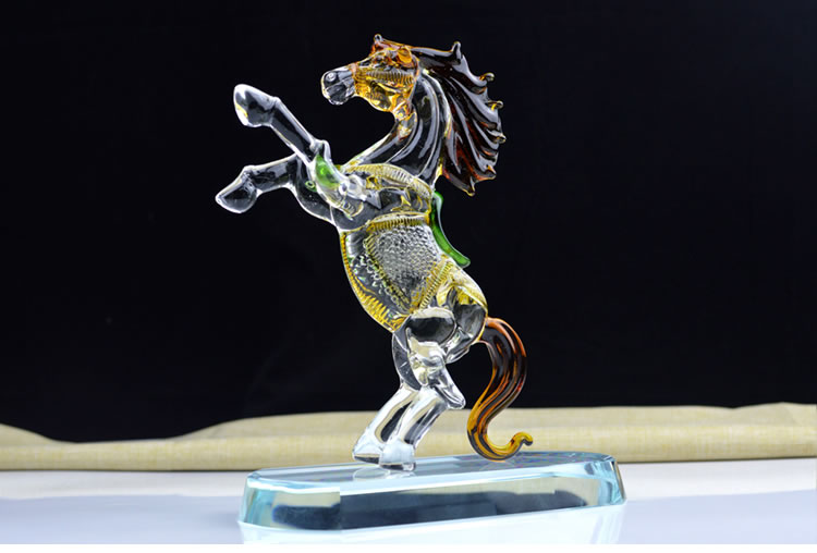 彩色鞍马-水晶马-马到成功-一马当先-走马上任